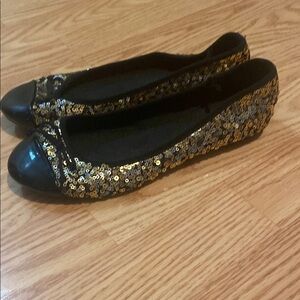 Old Navy Sequin Flats - Black and Gold